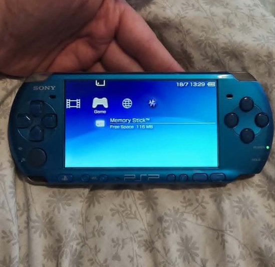 PSP 3004 - Omgebouwd en in top staat, Spelcomputers en Games, Spelcomputers | Sony PSP, Ophalen, Zo goed als nieuw, Blauw, PSP
