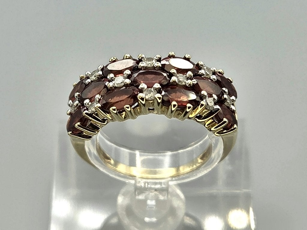 Gouden Vintage ring edelsteen granaat en diamant. 2026/597