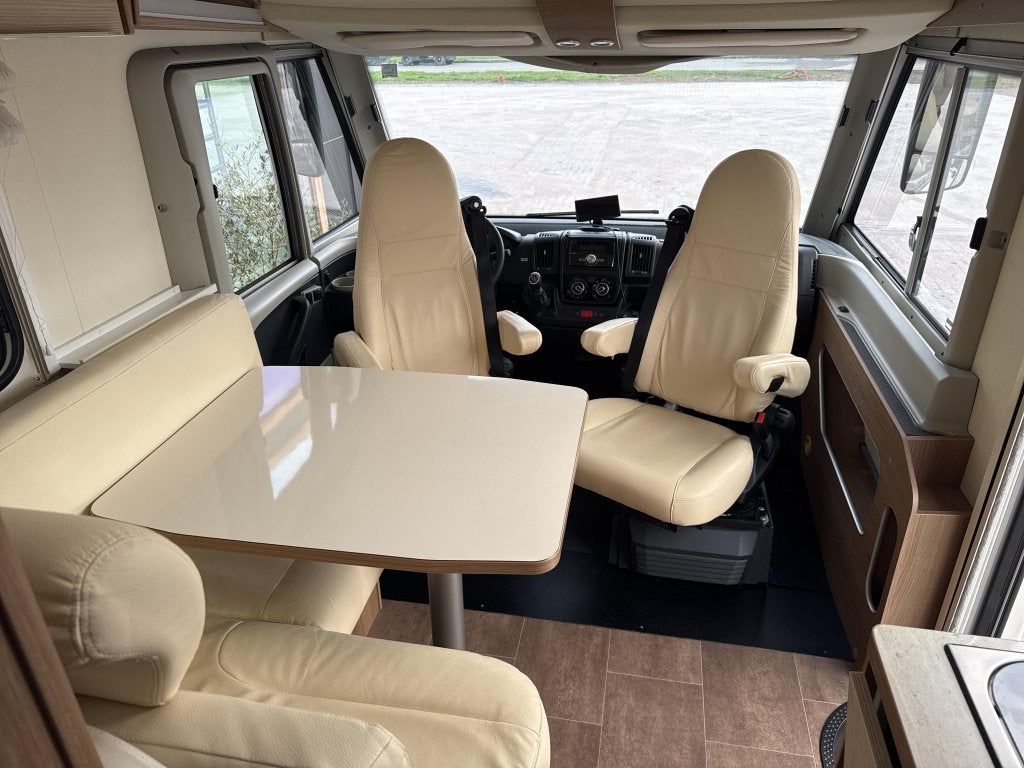 Foto 7 van Bürstner Viseo 690 I bj 2014 lengte bedden vakantie