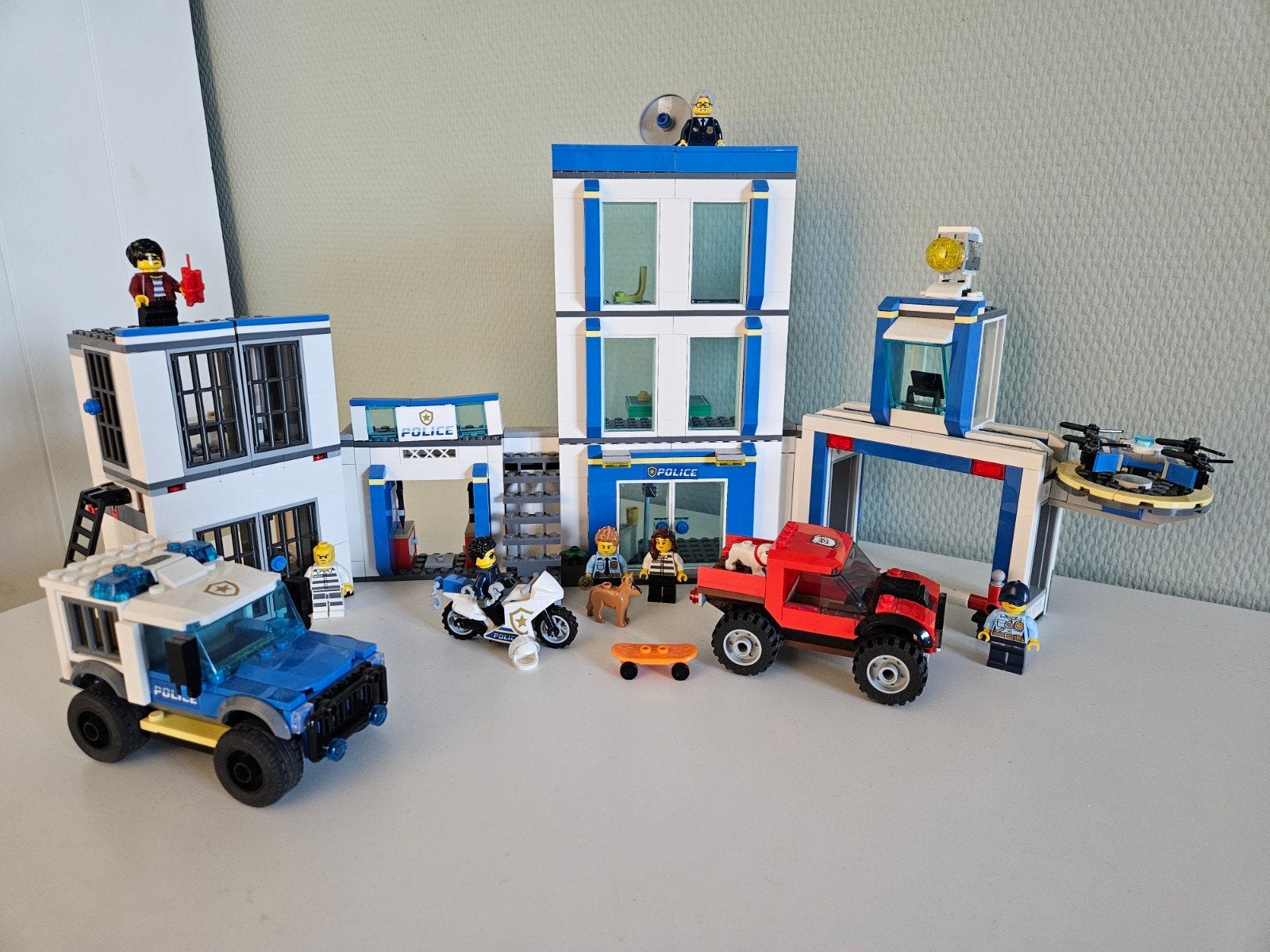 Lego City politiebureau 60246, Kinderen en Baby's, City, Lego, Ophalen of Verzenden, Zo goed als nieuw
