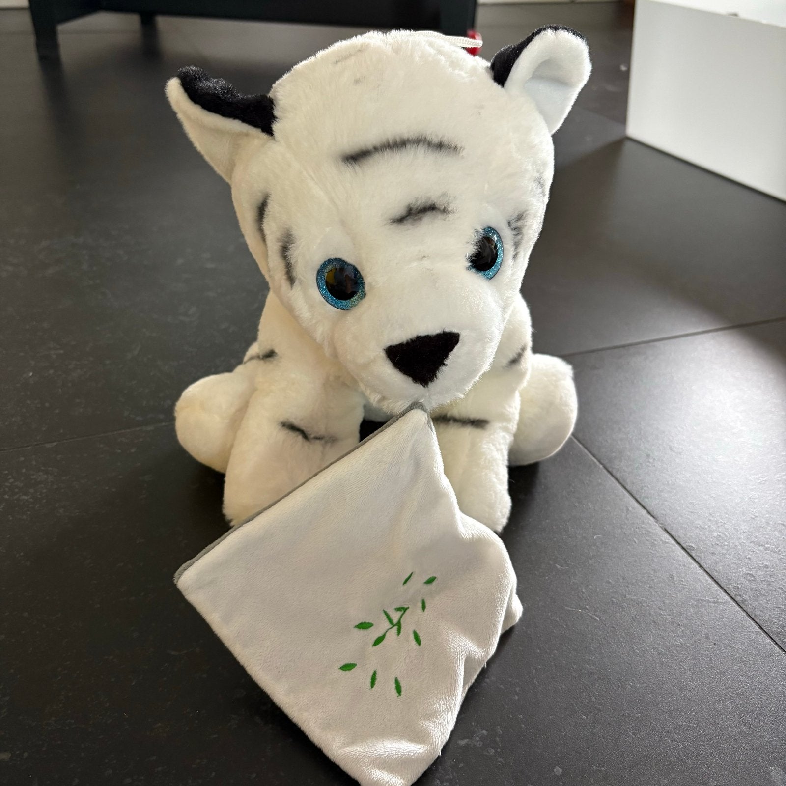 Witte tijger knuffel met blauwe ogen en zacht doekje, Kinderen en Baby's, Speelgoed | Knuffels en Pluche, Ophalen of Verzenden