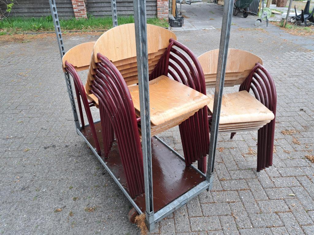 14 stoelen met stalen frame, Ophalen, Gebruikt, Vijf, Zes of meer stoelen, Hout