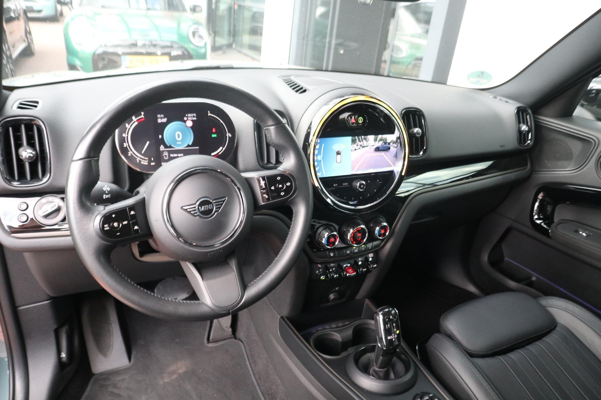 MINI Countryman Cooper | Classic Uitvoering | Driving Assist, 136 pk, Gebruikt, Met garantie (alle), 19 km/l