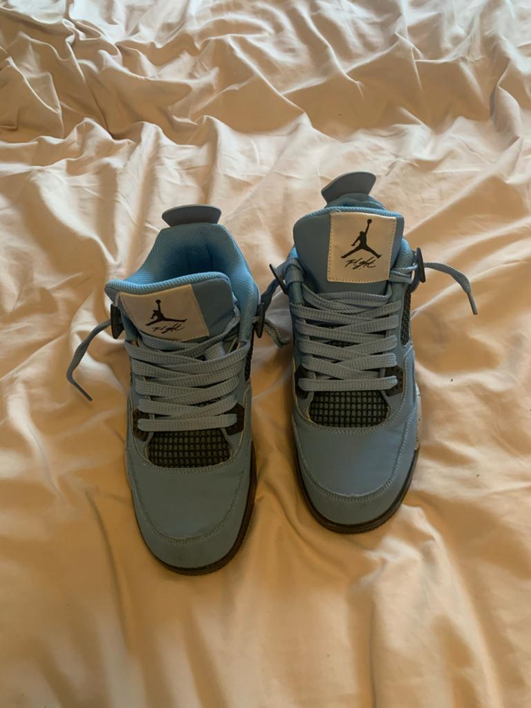 Jordan 4 University Blue - Maat 40, Ophalen, Zo goed als nieuw, Schoenen