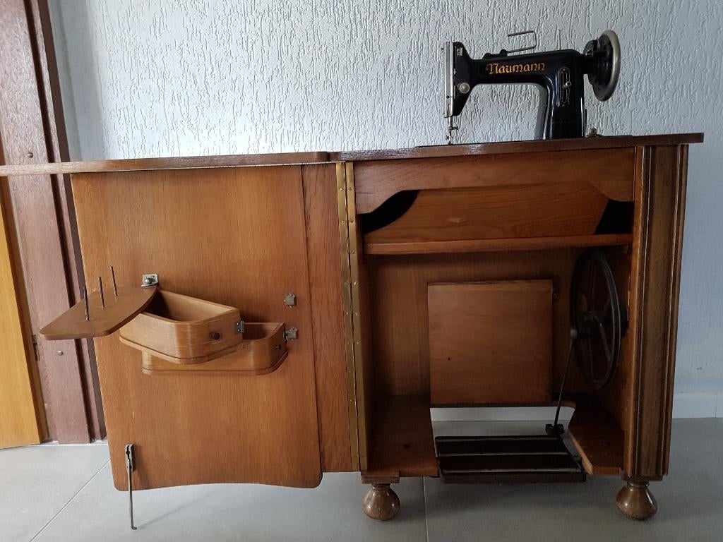 Antieke naaimachine, Ophalen