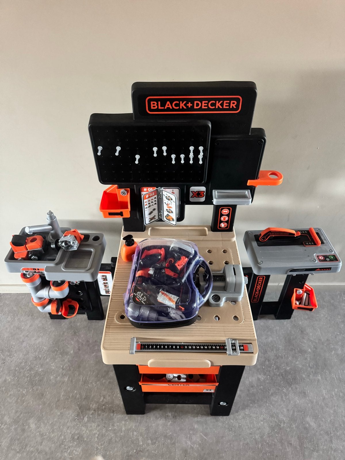 Black+Decker Werkbank met gereedschap en accessoires, Ophalen, Gebruikt, Knutselen