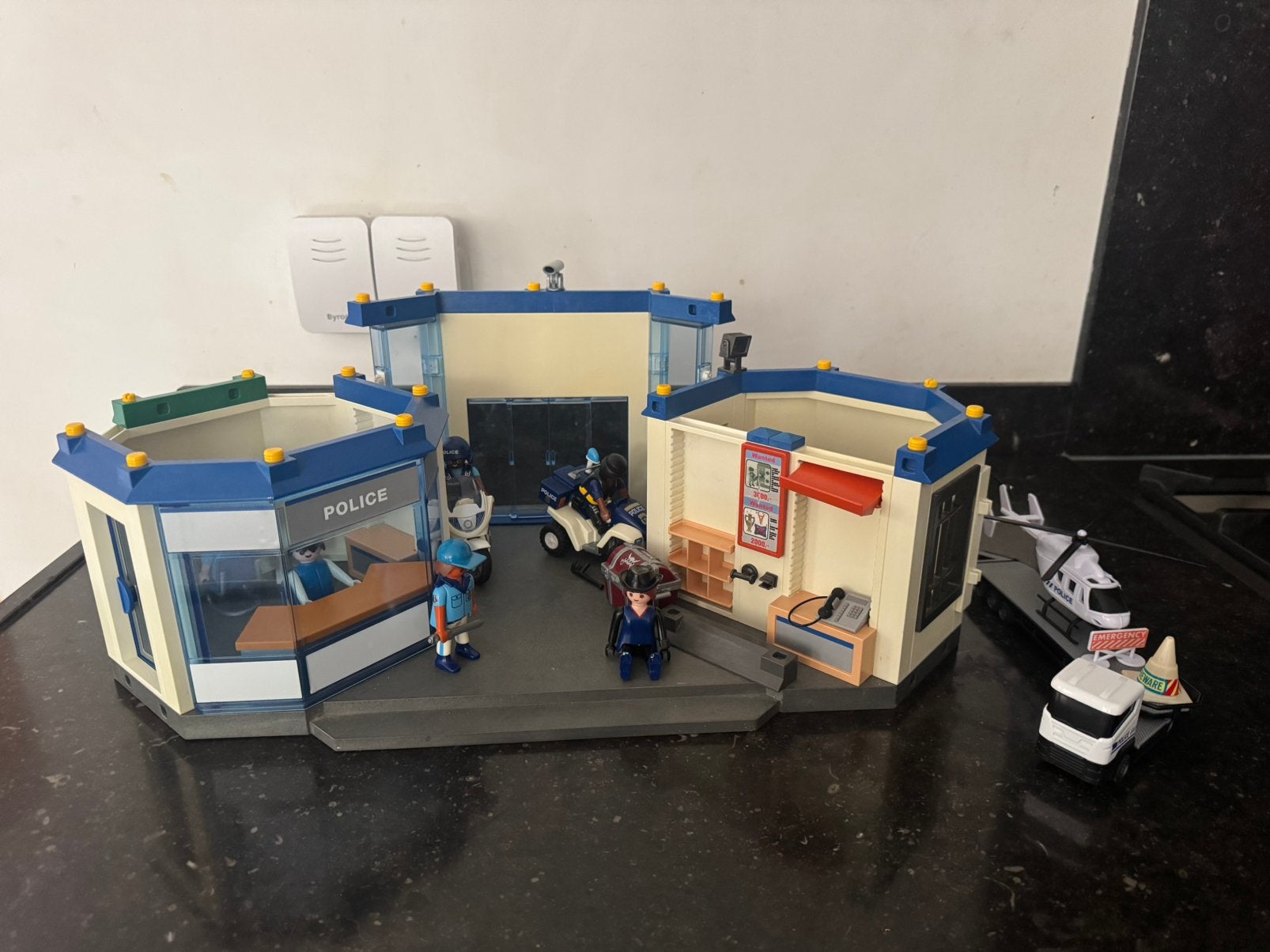 Politiebureau, Kinderen en Baby's, Speelgoed | Playmobil, Ophalen of Verzenden, Gebruikt, Complete set, Gebouw
