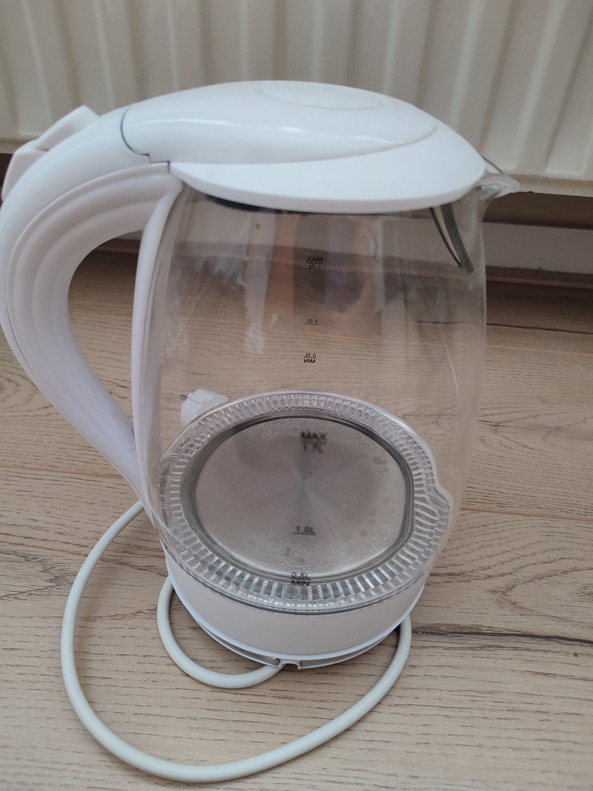 Glazen waterkoker met 1.7L inhoud, 1 tot 2 liter, Ophalen, Gebruikt, Draadloos