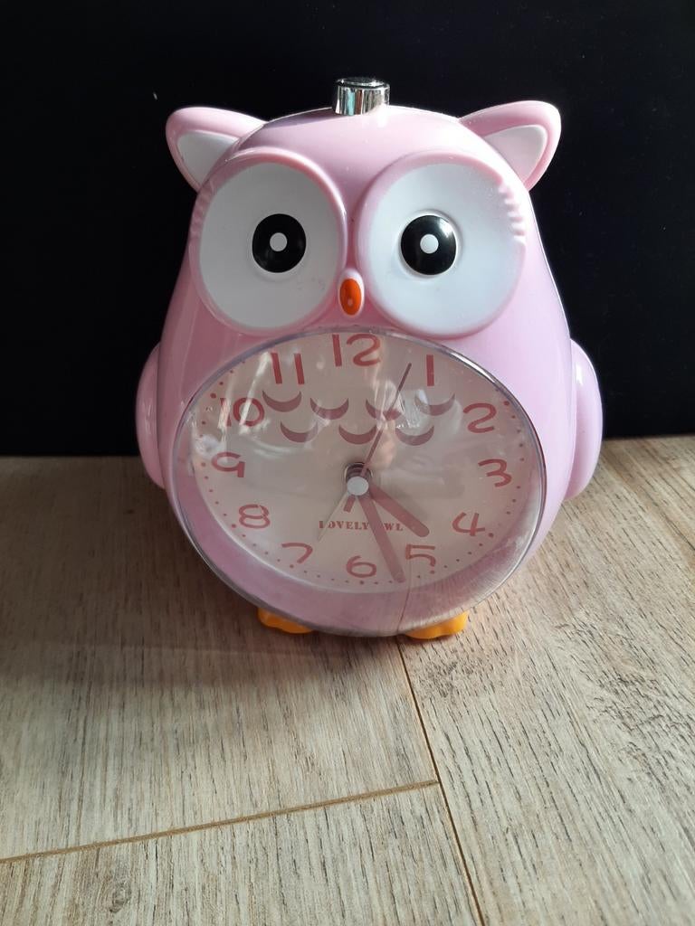 Leuke roze uil wekker - perfect voor kinderkamer, Ophalen of Verzenden, Zo goed als nieuw, Analoog, Wekker of Tafelklok