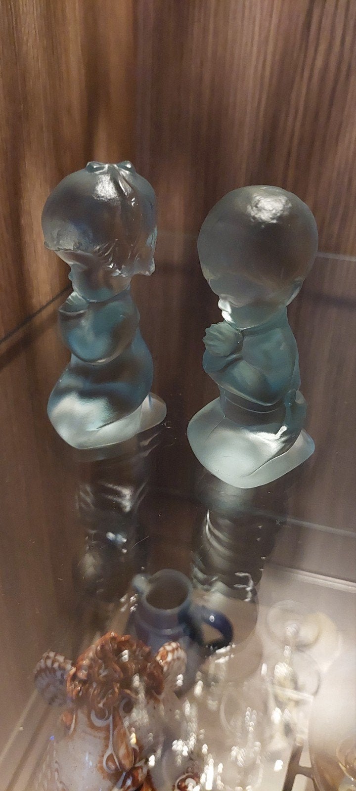 Set van 2 matglazen beeldjes: biddende kinderen (10 cm hoog), Ophalen of Verzenden