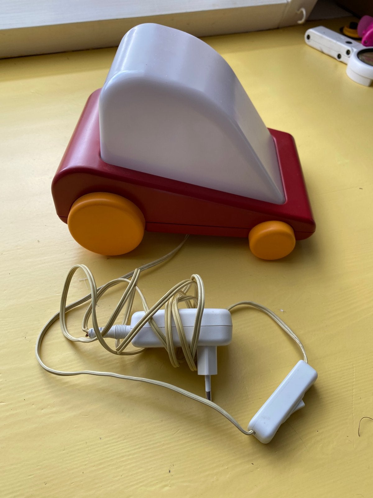Kunststof Philipslamp in de vorm van een auto , led !, Ophalen of Verzenden, Zo goed als nieuw
