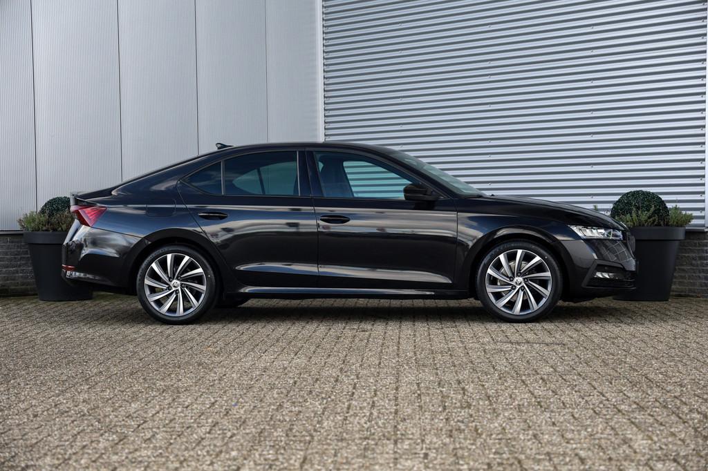 Skoda Octavia 1.0 TSI 110PK Sport Black Edition NAP|Sportst|, Auto's, Skoda, Voorwielaandrijving, Stof, Gebruikt, Zwart