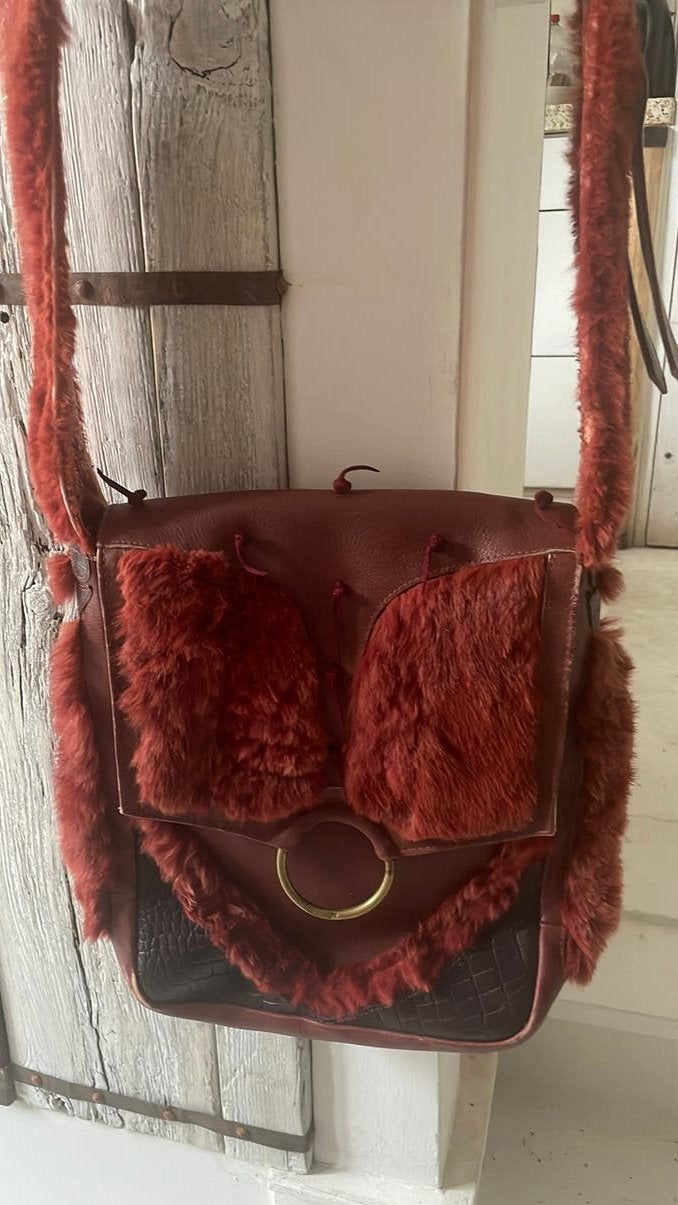 Unieke chick on a mission leren tas, Sieraden, Tassen en Uiterlijk, Ophalen of Verzenden, Gebruikt, Bruin, Schoudertasje
