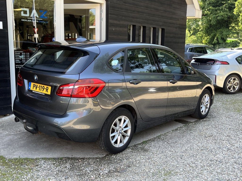 BMW 2 Serie Active Tourer 218i M Sport Aut/Ecc/Navi/Trekhaak, Gebruikt, Bedrijf, 695 kg, 1300 kg