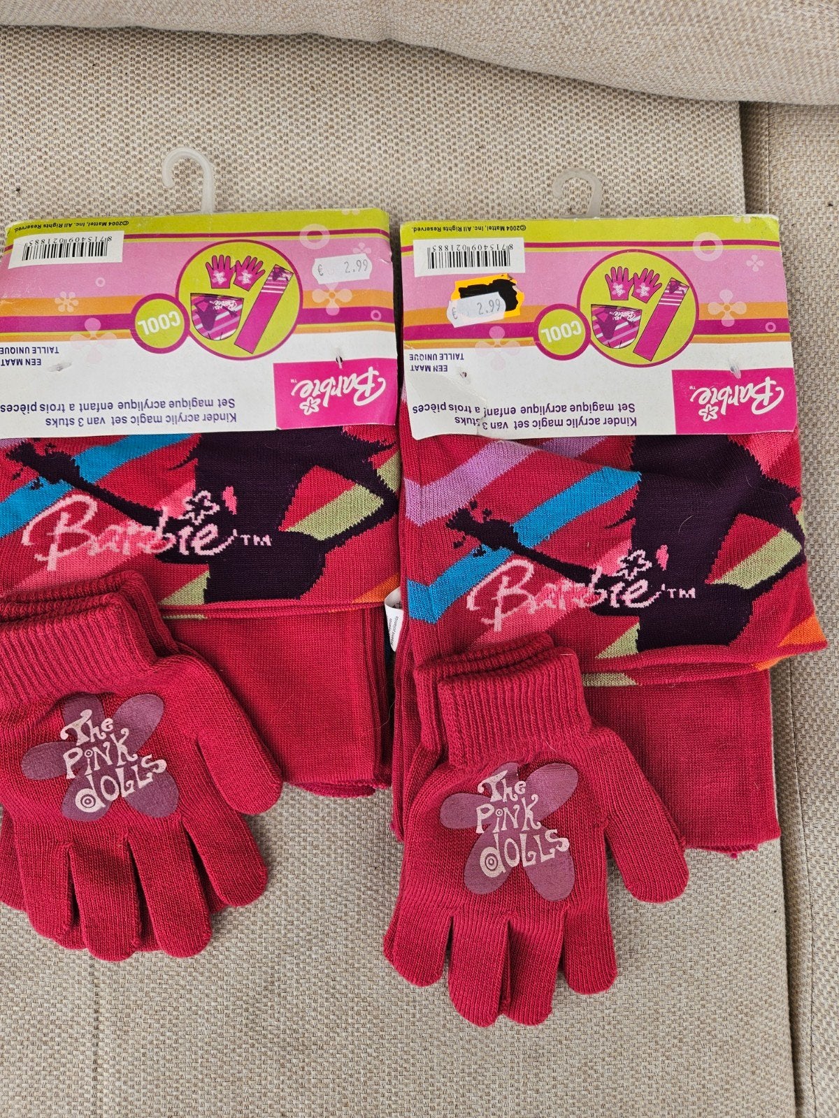 2 Barbie Wintersetjes: Muts, Sjaal & handschoenen - Nieuw!, Barbie, Nieuw, Ophalen of Verzenden, Meisje