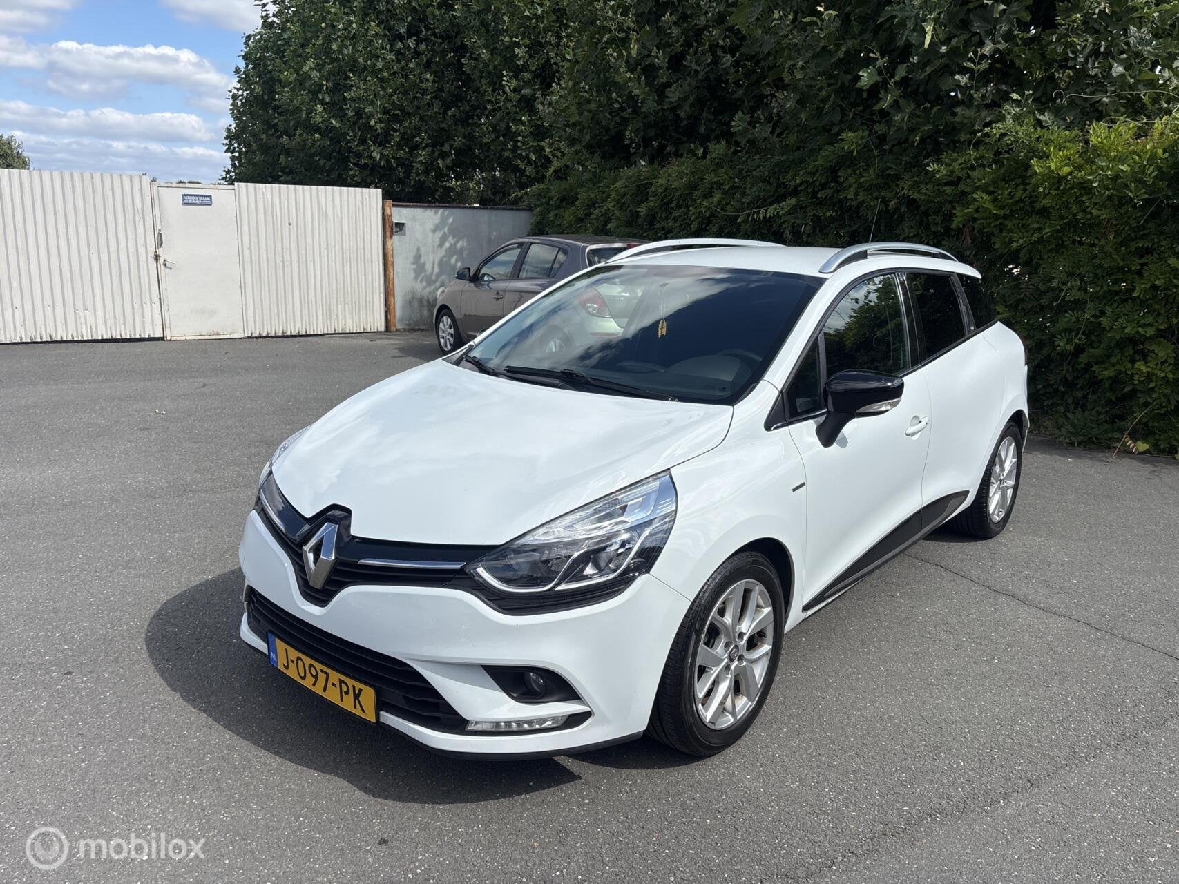 Renault Clio Estate 0.9 TCe Life 2020 Wit, Auto's, Voorwielaandrijving, 898 cc, Gebruikt, Euro 6