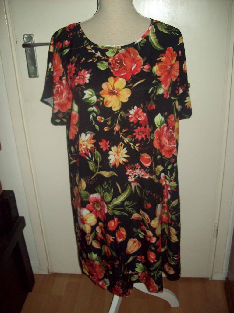 NIEUW! Romantisch bloem jurk tuniek maat 0XL= 44, Verzenden, Zwart, Maat 42/44 (L), Nieuw
