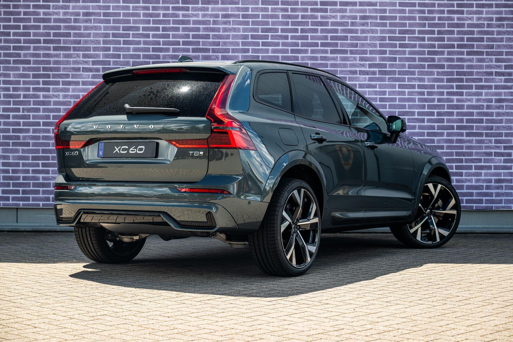 Volvo XC60 2.0 T8 Plug-in hybrid AWD Ultra Dark Exec. Ed. |, Auto's, Automaat, 12 maanden, Gebruikt, Euro 6