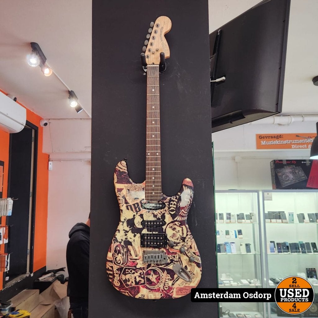 Squier by Fender Propaganda Stratocaster | netjes, Fender, Gebruikt, Support@fender.com, 17600 Catalina Street
Los Angeles, CA 90746
USA