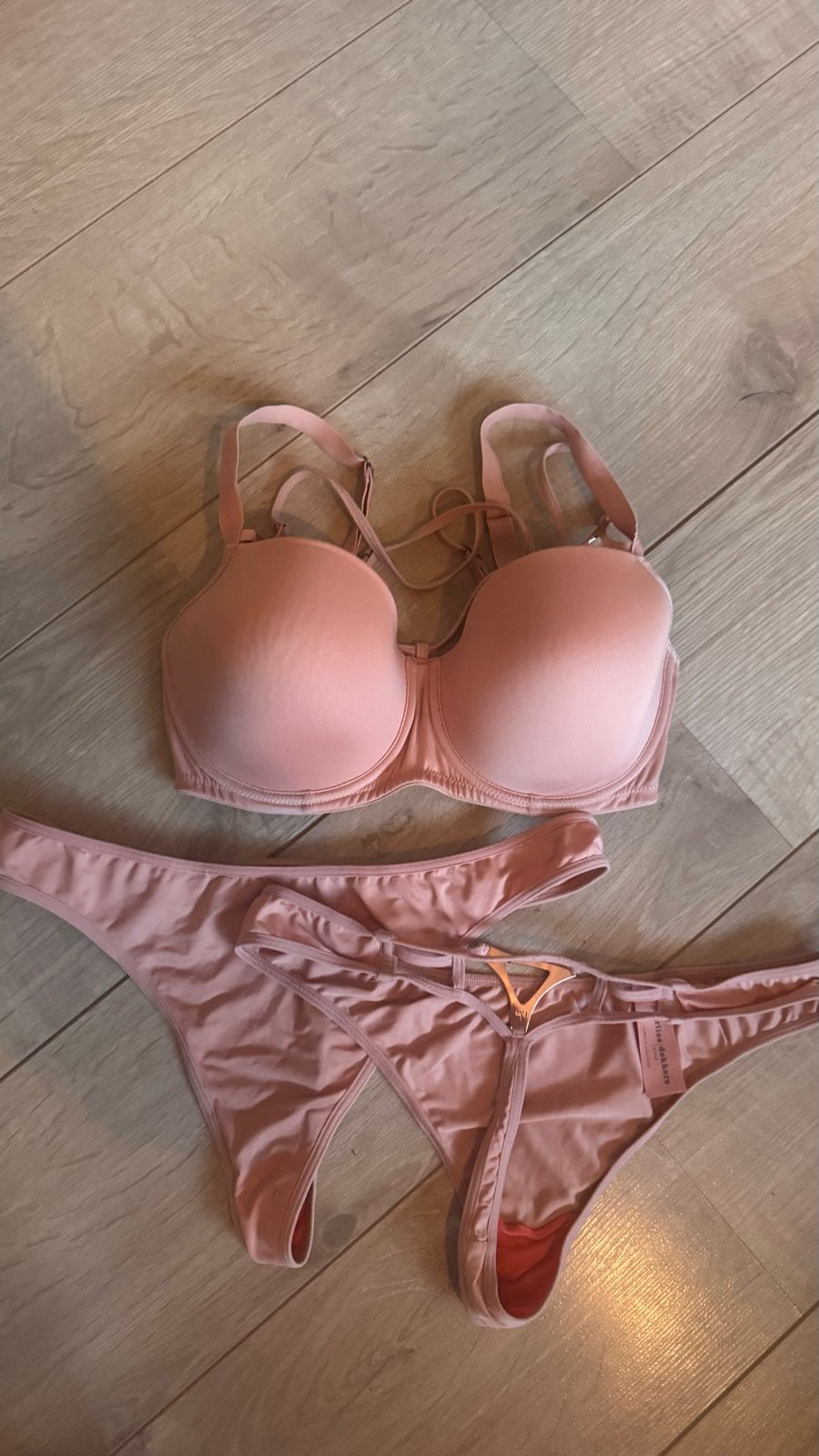 Marlies Dekkers setje Bh 702 strings maat Large, Ophalen of Verzenden, Roze, Setje