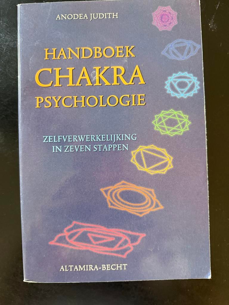 Handboek Chakra Psychologie - Anodea Judith, Ophalen of Verzenden, Gelezen, Overige onderwerpen