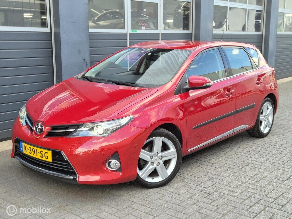 Toyota Auris 1.6 Dynamic | LED | CAMERA | BLUETOOTH | PDC |, Voorwielaandrijving, Euro 5, 450 kg, Gebruikt