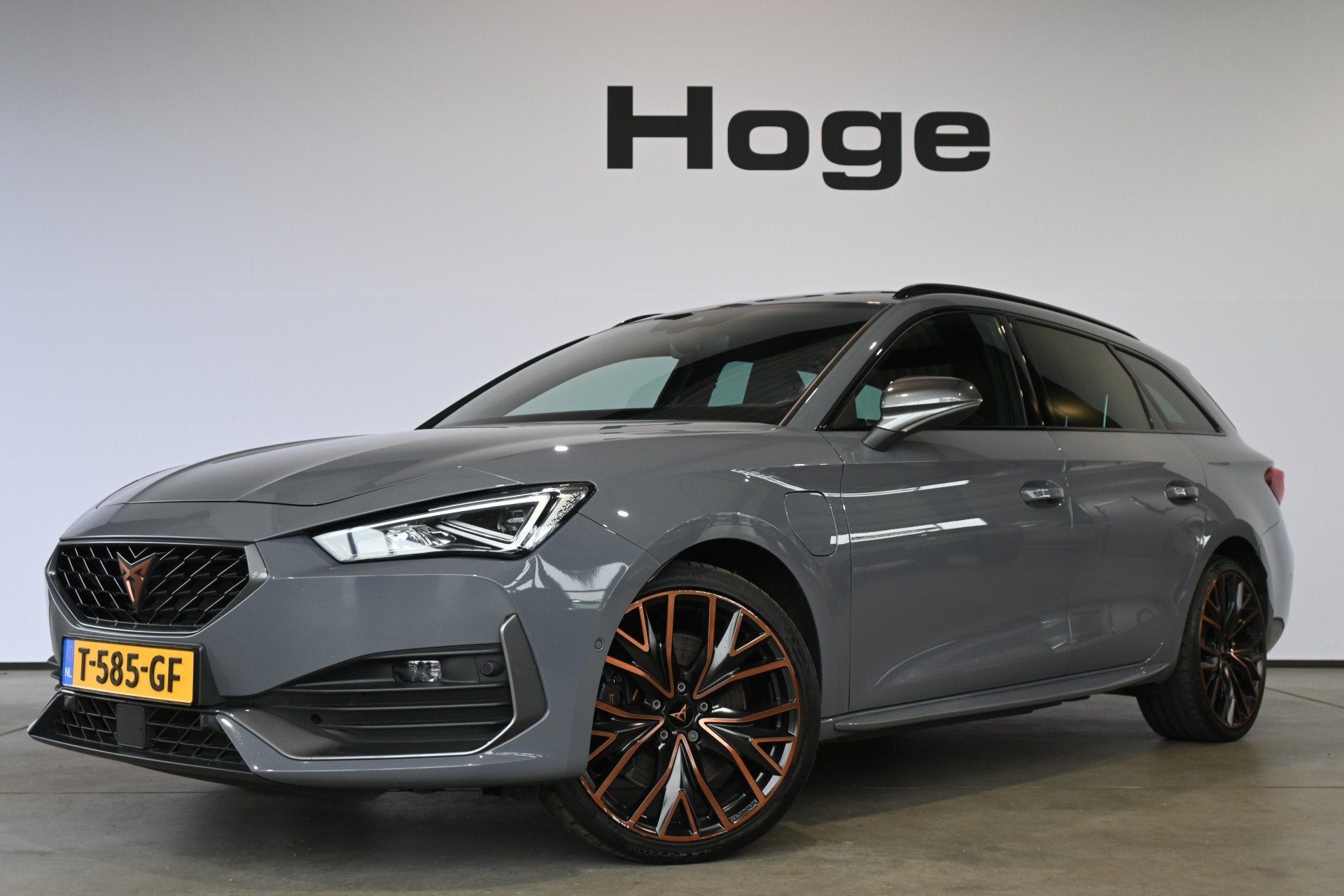 CUPRA Leon Sportstourer 1.4 e-Hybrid 245PK VZ Adrenaline Cli, Auto's, 77 km/l, Gebruikt, 4 cilinders, Met garantie (alle)