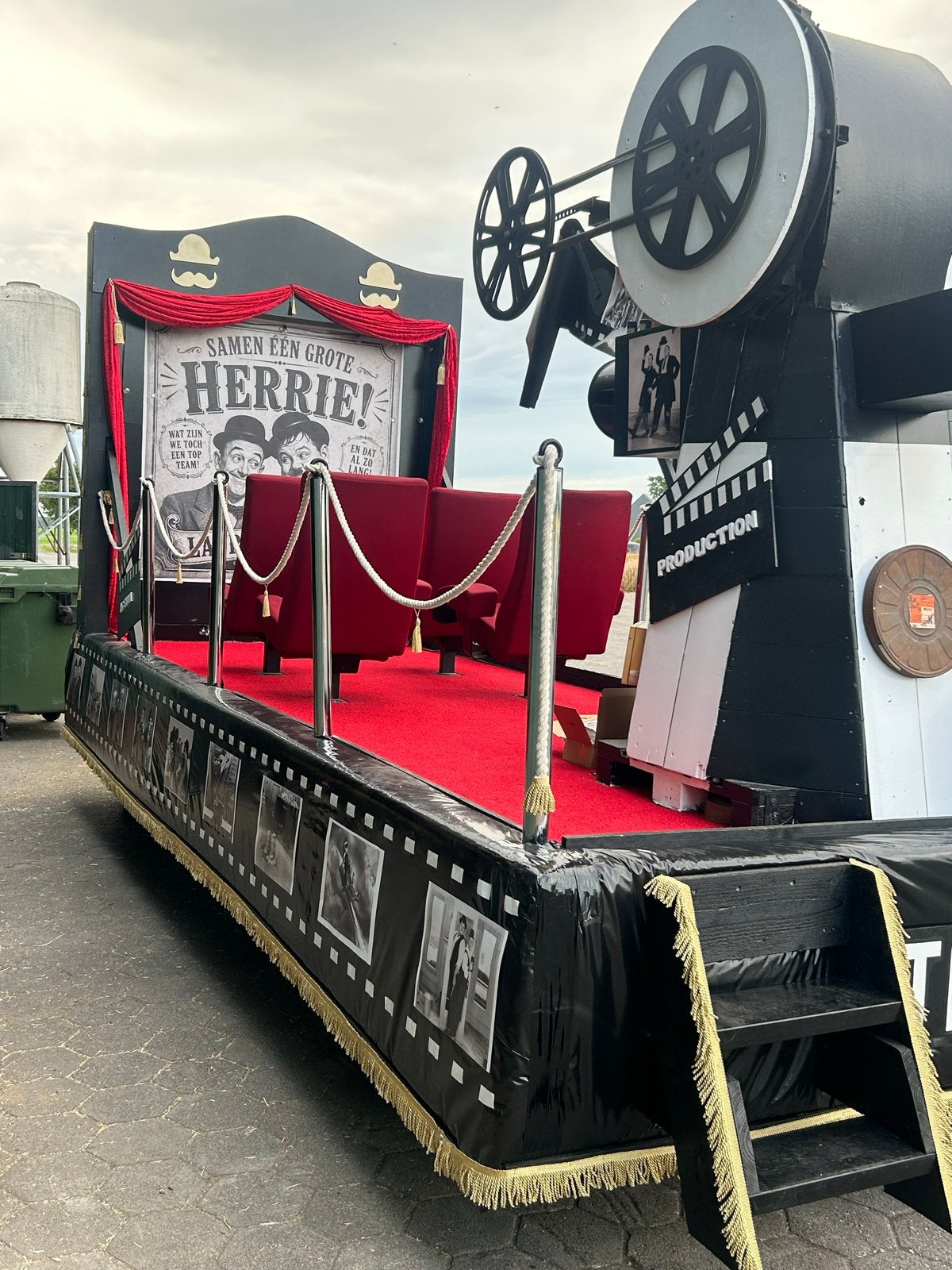 Te huur versierde wagen optocht !, Hobby en Vrije tijd, Feestartikelen, Ophalen, Gebruikt, Feestartikel, Carnaval