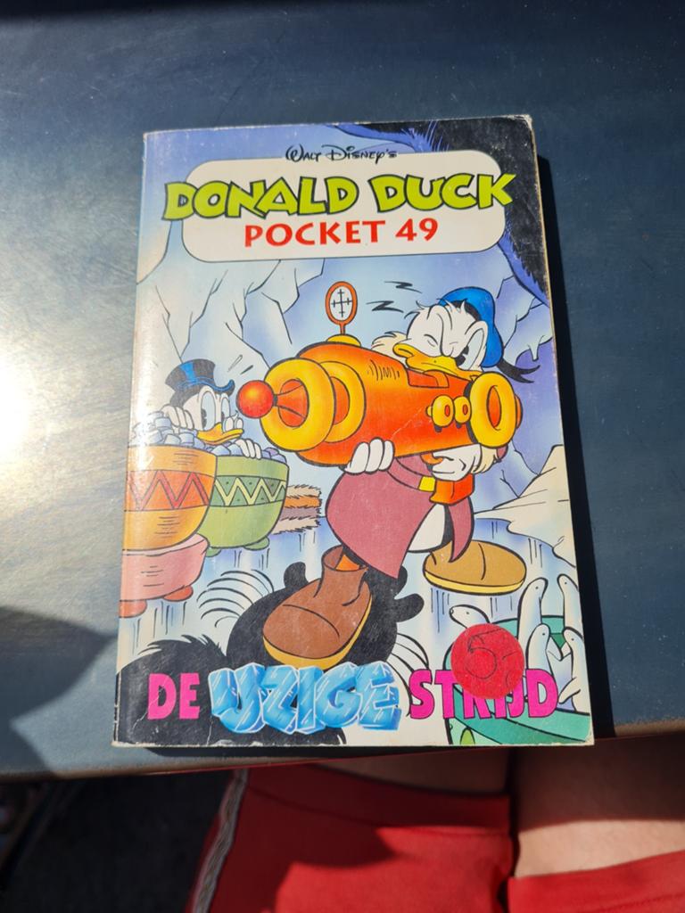 Donald Duck Pocket 49: De ijzige strijd, Eén stripboek, Ophalen of Verzenden, Gelezen, Walt Disney