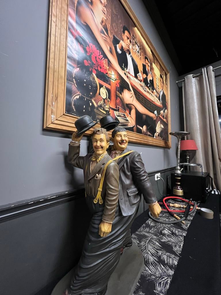 Decoratie beeld laurel en hardy, Antiek en Kunst, Groep mensen, Overige materialen, Beeld, Beschilderd