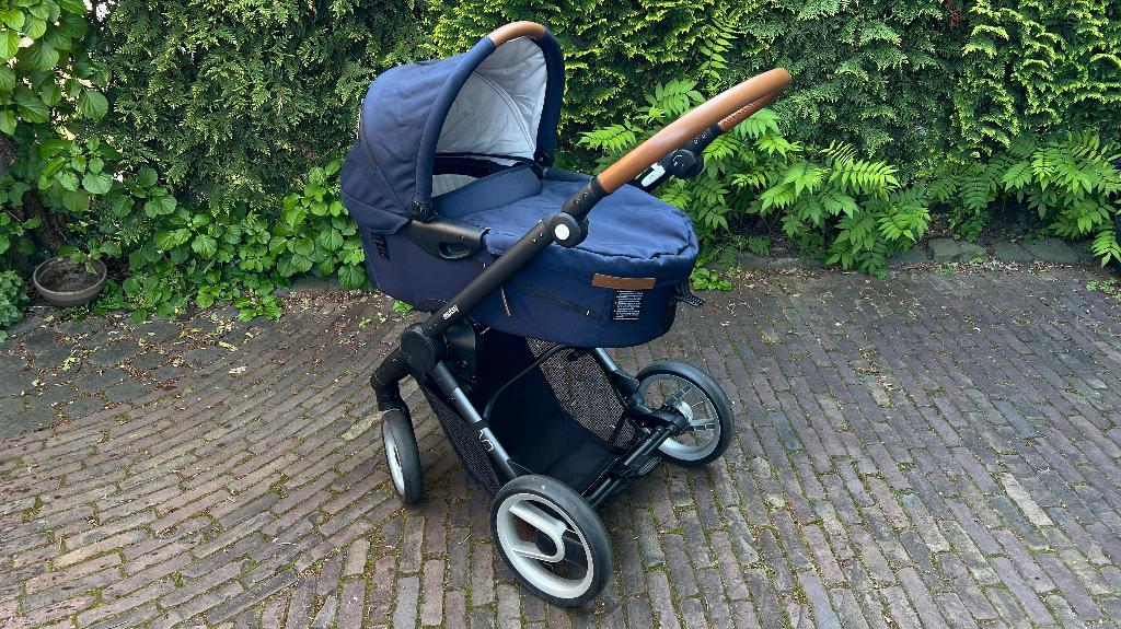 Mutsy Evo kinderwagen (reiswieg en wandelwagen), Gebruikt, Met reiswieg, Mutsy, Ophalen