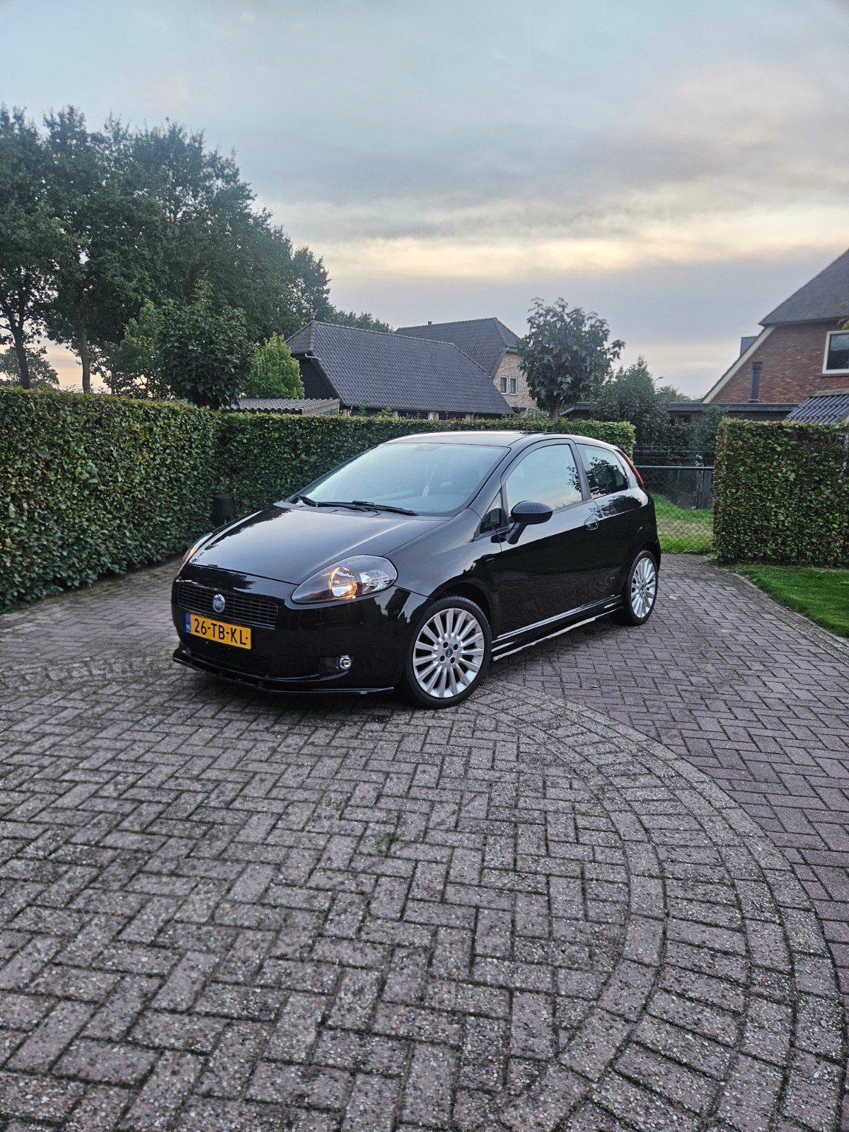 Fiat Punto 1.4 16V 3DR 2006 Zwart, Auto's, Voorwielaandrijving, 40 €/maand, Zwart, Origineel Nederlands
