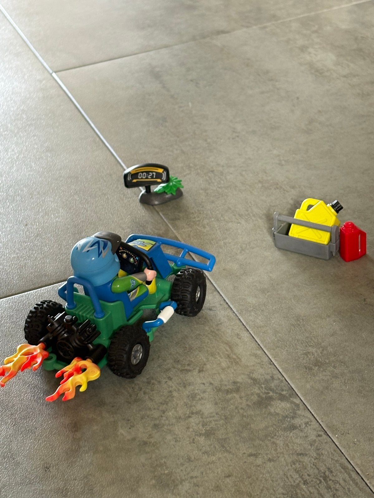 Playmobil raceauto met coureur en accessoires, Ophalen, Gebruikt