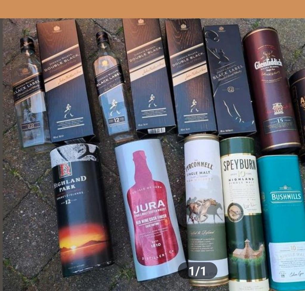 Tas vol lege blikken flessen dozen whisky, Ophalen of Verzenden