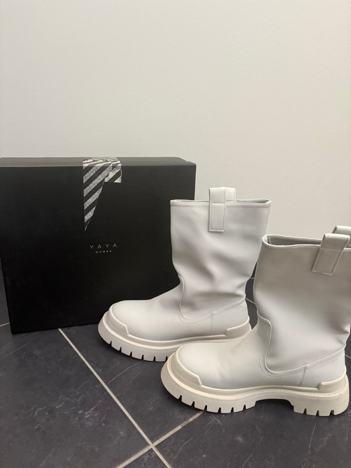 Super mooie Yaya women laarzen maat 40, Kleding | Dames, Schoenen, Ophalen of Verzenden, Zo goed als nieuw, Wit, Hoge laarzen