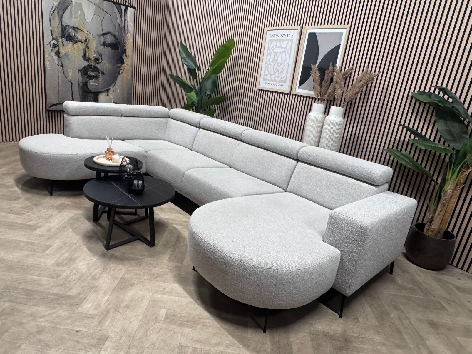 ZGAN | Luxe Organische Bouclé U-Bank Hoekbank -Grijs - 340cm, Hoekbank, 300 cm of meer, Ophalen of Verzenden, Zo goed als nieuw