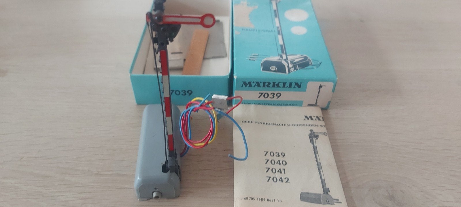 Märklin eenarmig hoofdsein artnr 7039 in ovp, Hobby en Vrije tijd, Modeltreinen | H0, Wisselstroom, Wagon, Ophalen of Verzenden