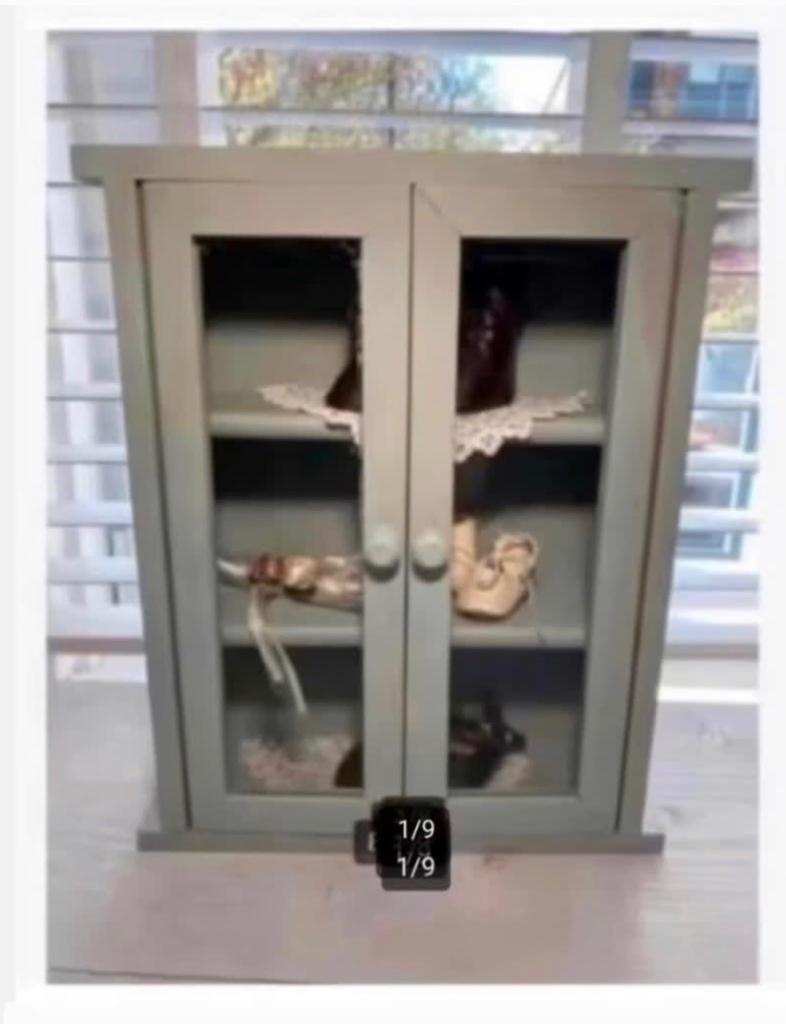 Brocante kastje voor pop kleding met 3 paar schoentjes, Antiek en Kunst, Curiosa en Brocante, Ophalen of Verzenden