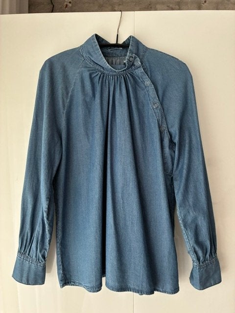 Denim blouse met hoge kraag en knoopdetails, Kleding | Dames, Blouses en Tunieken, Maat 38/40 (M), Blauw, Closed, Ophalen of Verzenden