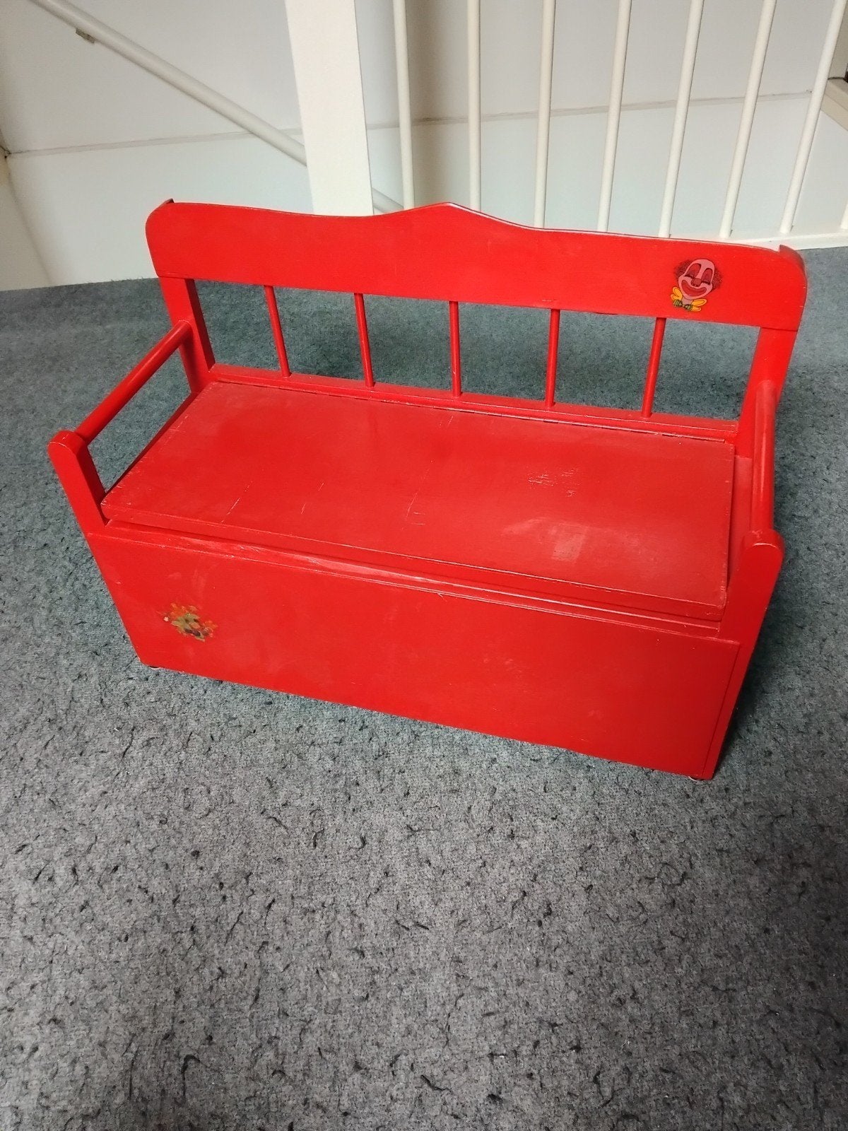 Rood houten poppenbankje met opbergruimte, Kinderen en Baby's, Ophalen of Verzenden, Gebruikt, Overige typen