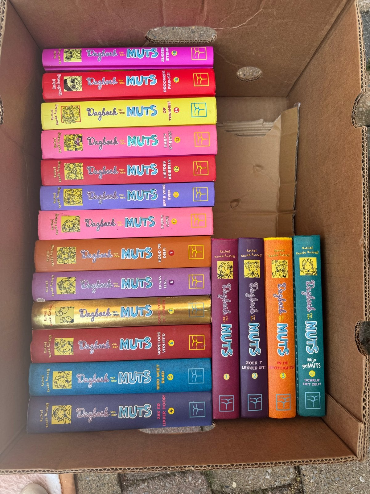 Complete serie Dagboek van een Muts boeken 1 tm 16, Ophalen of Verzenden, Zo goed als nieuw, Rachel Renée Russell