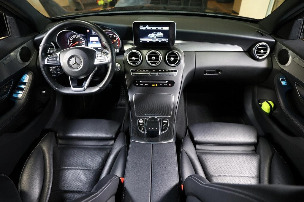 Mercedes C-klasse 350 e AMG|Luchtvering|Night|Carplay|Leder, Auto's, Automaat, Achterwielaandrijving, Gebruikt, Met garantie (alle)