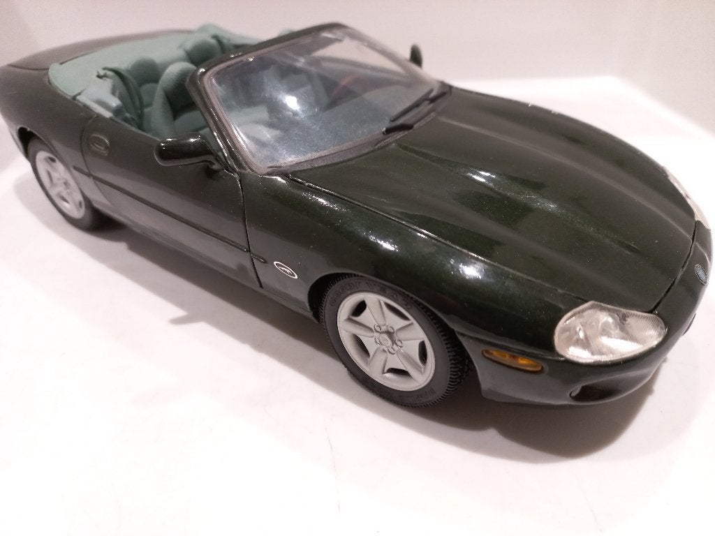 Jaguar XK8 Cabrio Maisto 1:18 modelauto 127, Ophalen of Verzenden, Gebruikt, Auto, Maisto
