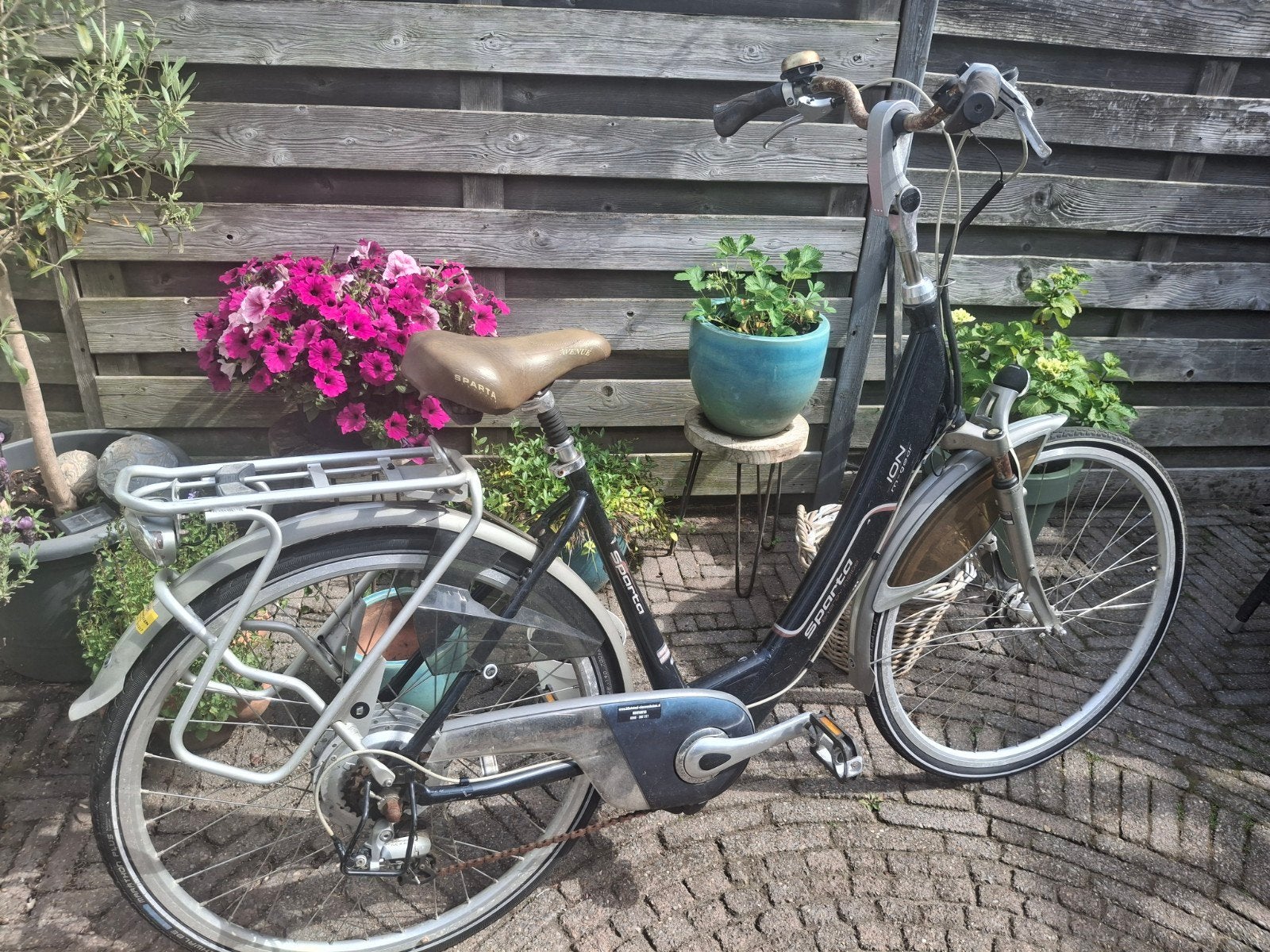 Electrische damesfiets voor onderdelen of om op te knappen, Ophalen, Gebruikt, Overige merken