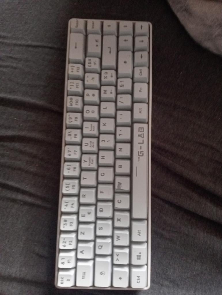 Wit bluetooth toetsenbord, Ophalen