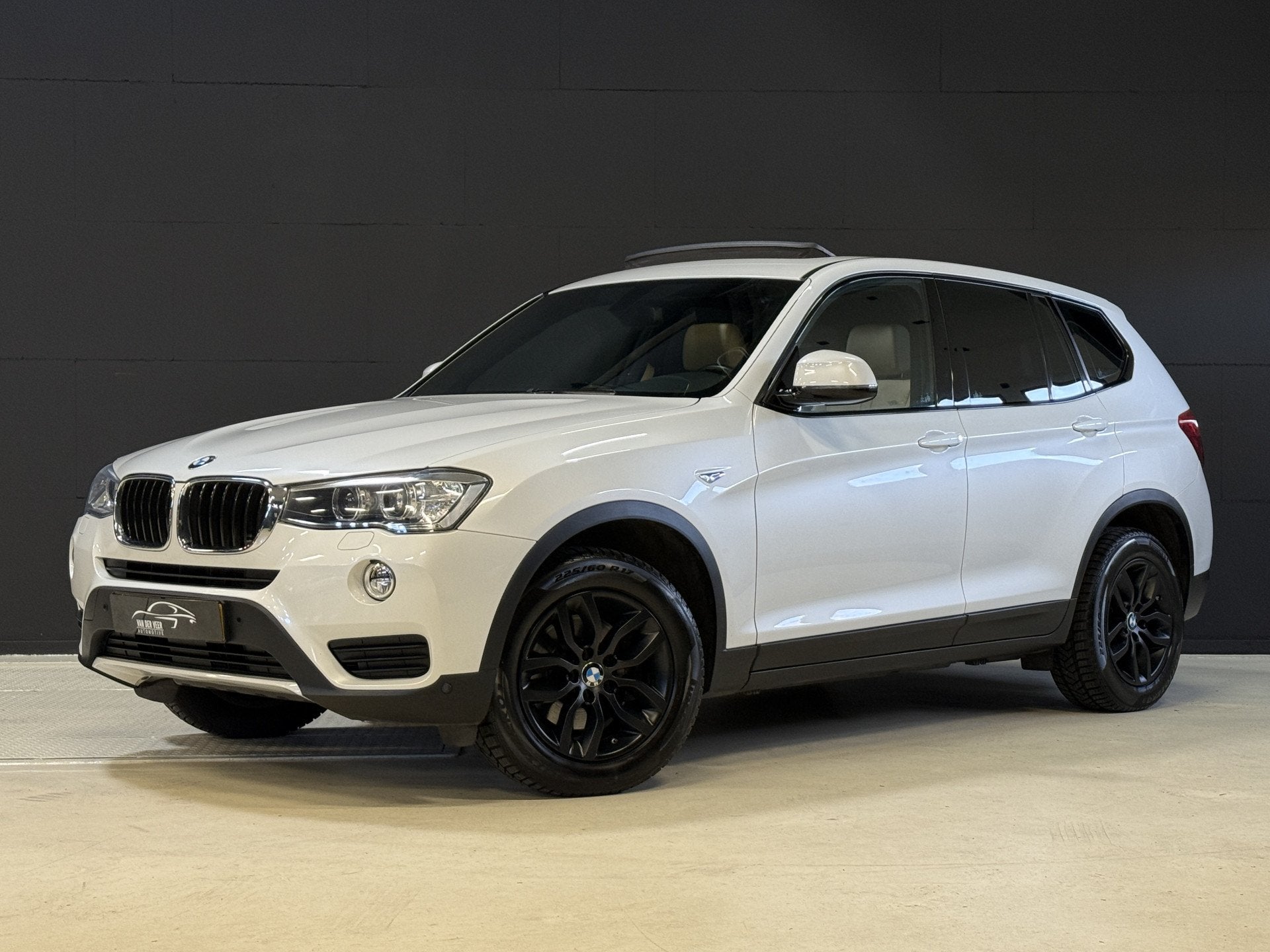 BMW X3 xDrive20i | Panoramadak | Stoelverwarming | Leder | X, Automaat, Gebruikt, 4 cilinders, 2000 kg
