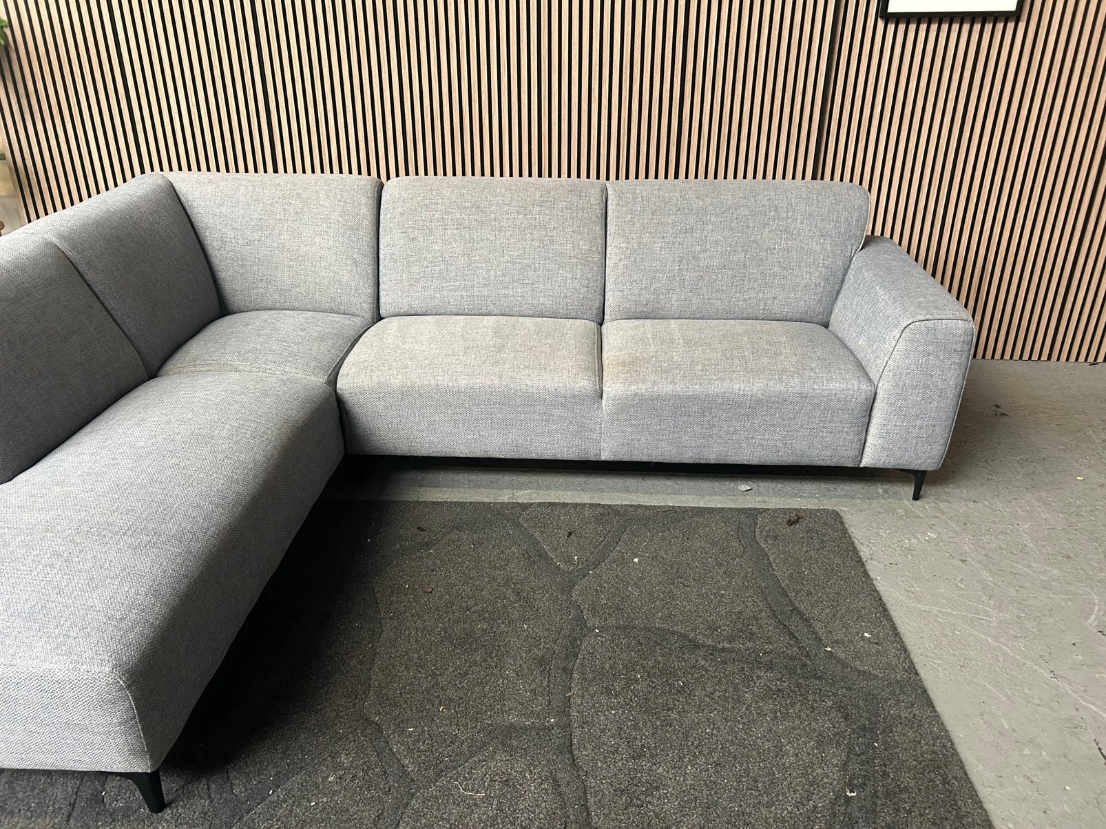 Foto 3 van GRATIS LEVERING LICHTBLAUWE HOEKBANK 272X210 GEREINIGD