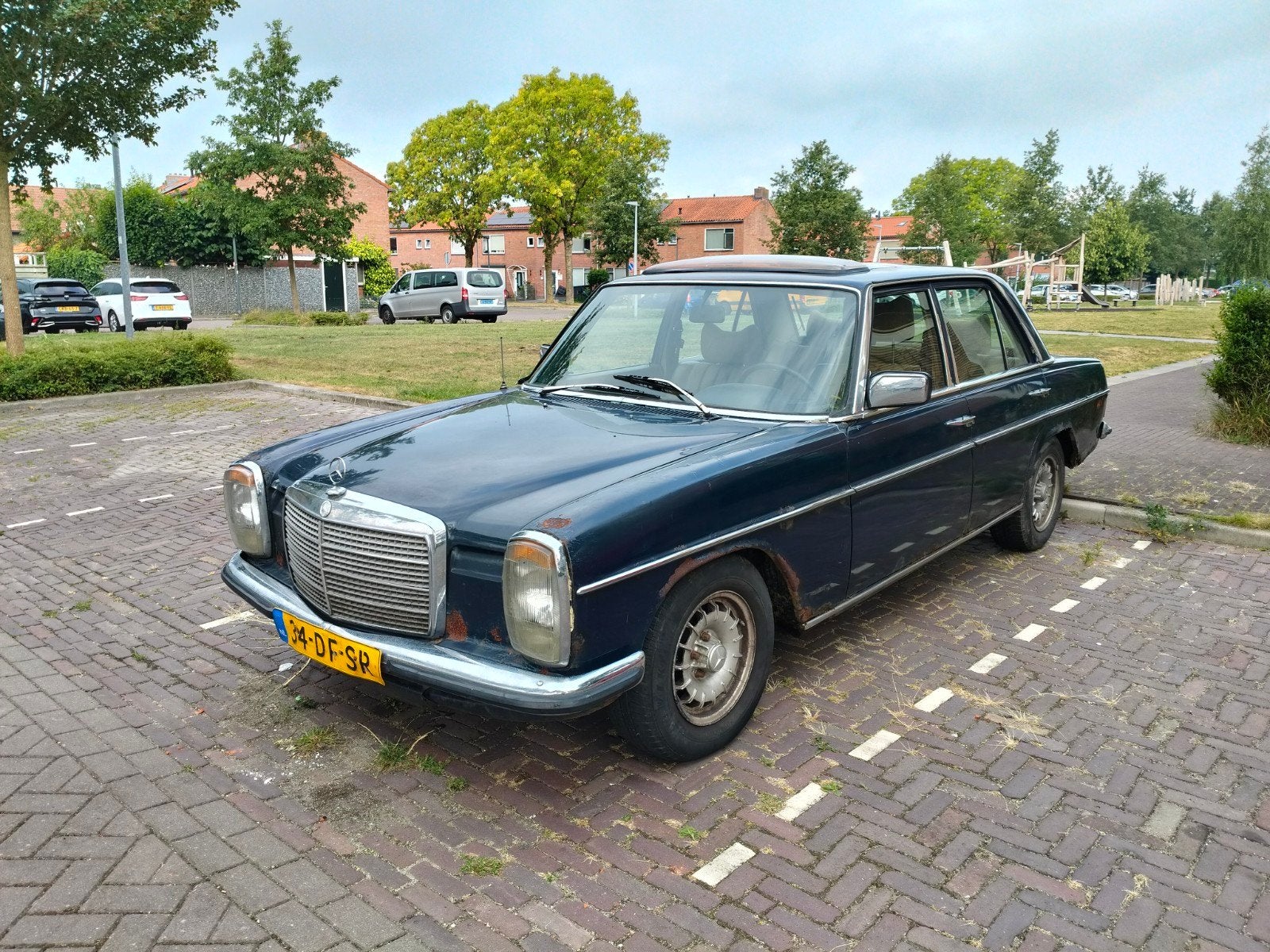 Mercedes oldtimer 1974 automaat te koop 240D W115 diesel, Ophalen, Mercedes-Benz