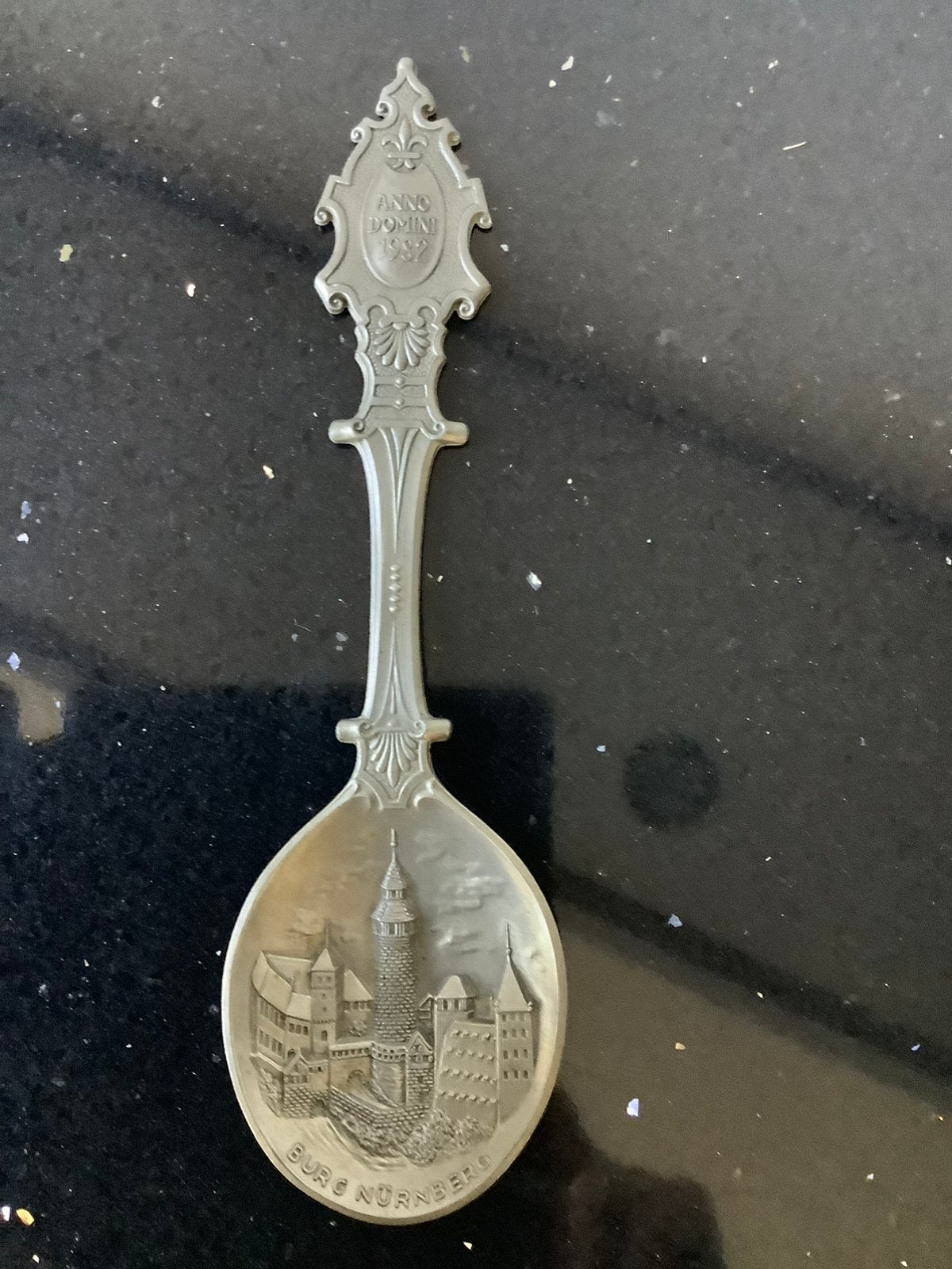 WMFZinn tinnen lepel met afbeelding Burg Nürnberg 1982., Antiek en Kunst, Antiek | Tin, Ophalen of Verzenden