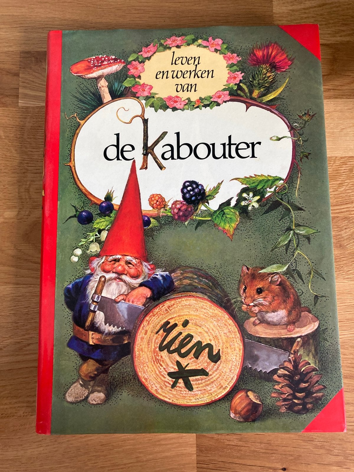 Het Leven en Werken van de Kabouter - Rien Poortvliet, Ophalen of Verzenden, Zo goed als nieuw, Sprookjes